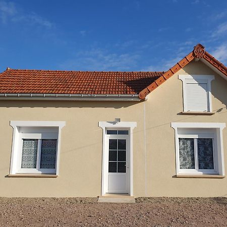 Villa Chez Pilou Varennes-sur-Allier Exterior foto